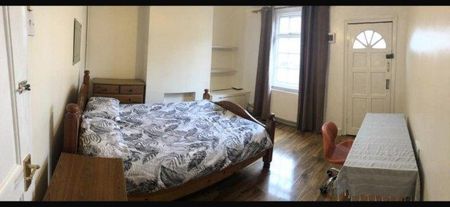 3 bedroom house share to rent - Photo 4