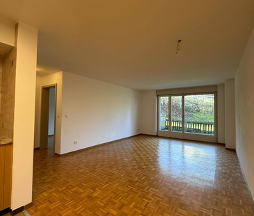 Grosszügige 2.5-Zimmerwohnung im Erdgeschoss mit Terasse - Foto 1