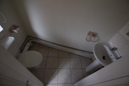 4 bedroom townhouse to rent - Photo 5