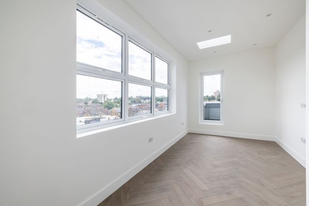 To Let 2 Bedroom Apartment - Photo 1