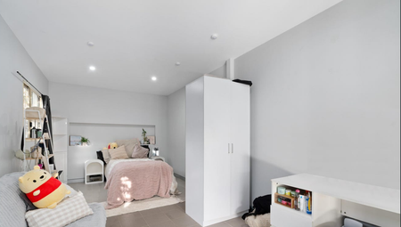 Gorgeous family home ready for rent! plus retreatroom! - Photo 2