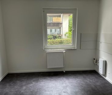 Teilrenovierte 2-Zimmer-Wohnung im Erdgeschoss - Foto 1