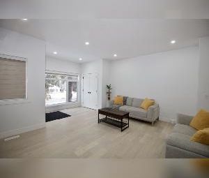 Inglewood Modern 4 Bed 2.5 Bath Dbl Garage Edmonton - Photo 2