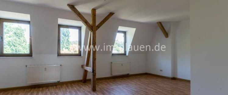 Plauen-Neundorf: 2-Zimmer-Dachgeschosswohnung mit 80 m² & Stellplatz - Photo 1