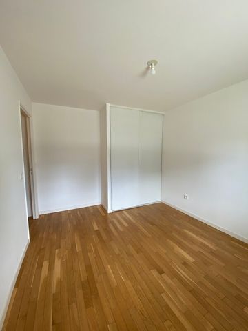 Location Appartement 2 pièces 45m² COURBEVOIE 92400 - Photo 2