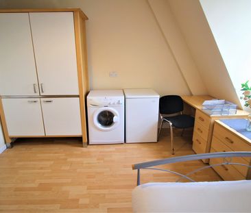 1 Bedroom Studio - Photo 2