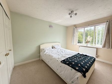 Room 2, Dartmouth Drive, St Helens, W... - Photo 2