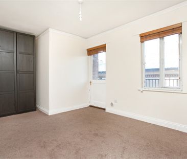 1 Bedroom Flat / Apartment - City Road, Winchester - Photo 3