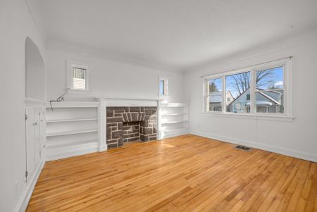 For Lease - 131 Dagmar Avenue Unit# 2, Vanier and Kingsview Park, Ontario - Photo 2