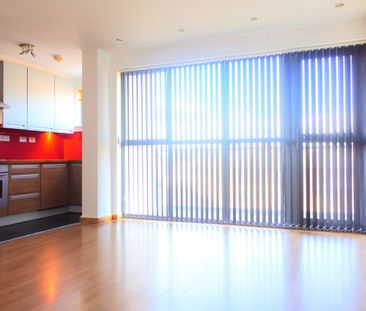 2 Bed Flat, Varcoe Road, SE16 - Photo 3
