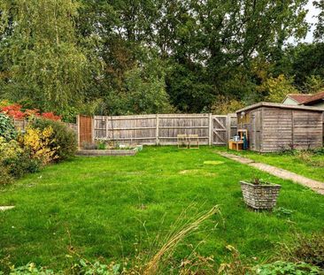 4 bedroom semi-detached house to rent - Photo 3