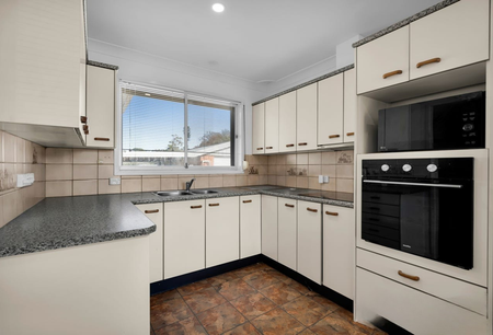 Modern & Convenient Living - Photo 5