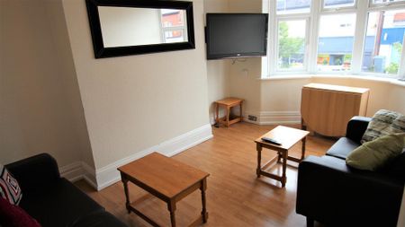 4 bedroom maisonette to rent - Photo 4