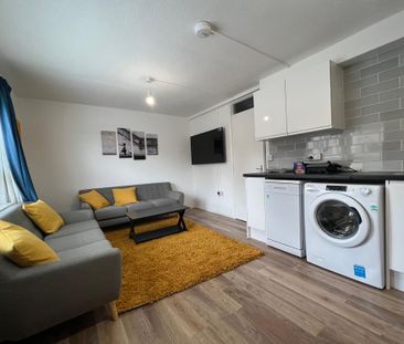 3 bedroom ground floor flat to rent - Photo 5