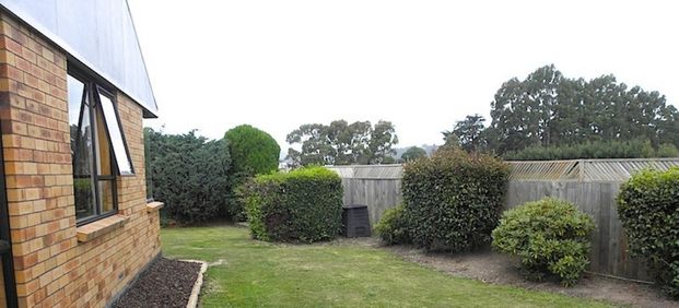 Tidy Two Bedroom Townhouse - Photo 1