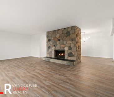 House in North Vancouver, BC - Photo 4