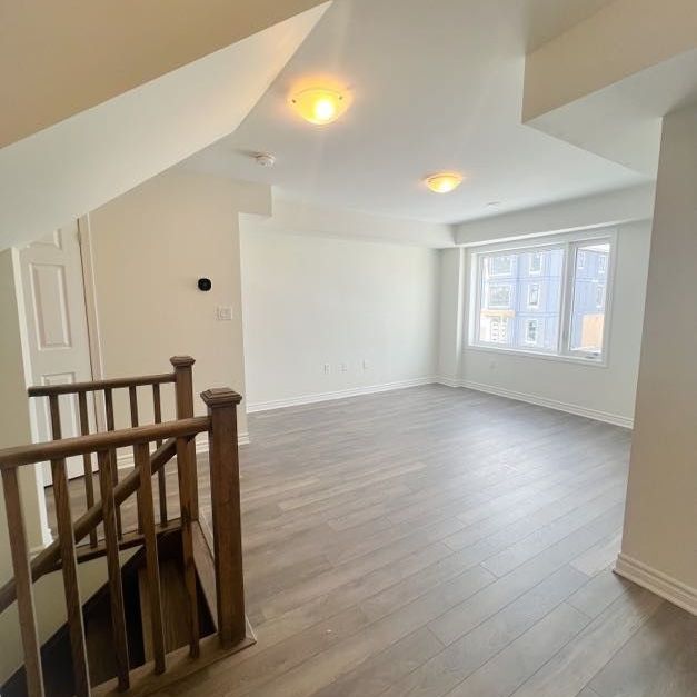 For Lease - 3327 Thunderbird Promenade, Pickering, Ontario - Photo 1