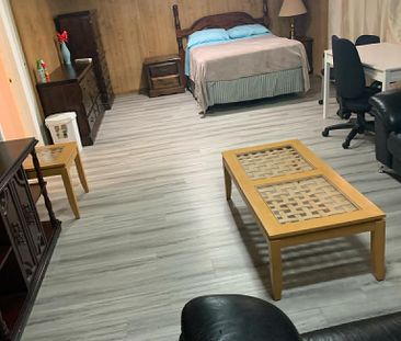 For Lease - 254 Coronation Drive, Toronto, Ontario - Photo 2