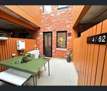 4/62 Gadd Street, Northcote, Vic 3070 - Photo 2