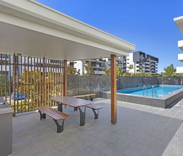Modern Apartment Living in the Heart of the High Street Precinct - Photo 3