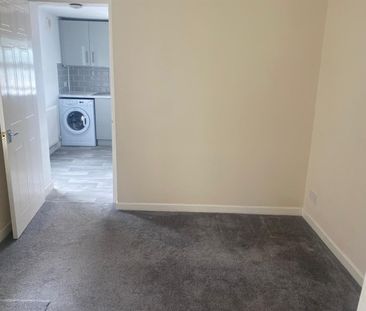House - Terraced For Rent Bryn Crescent, Abertillery - Photo 3