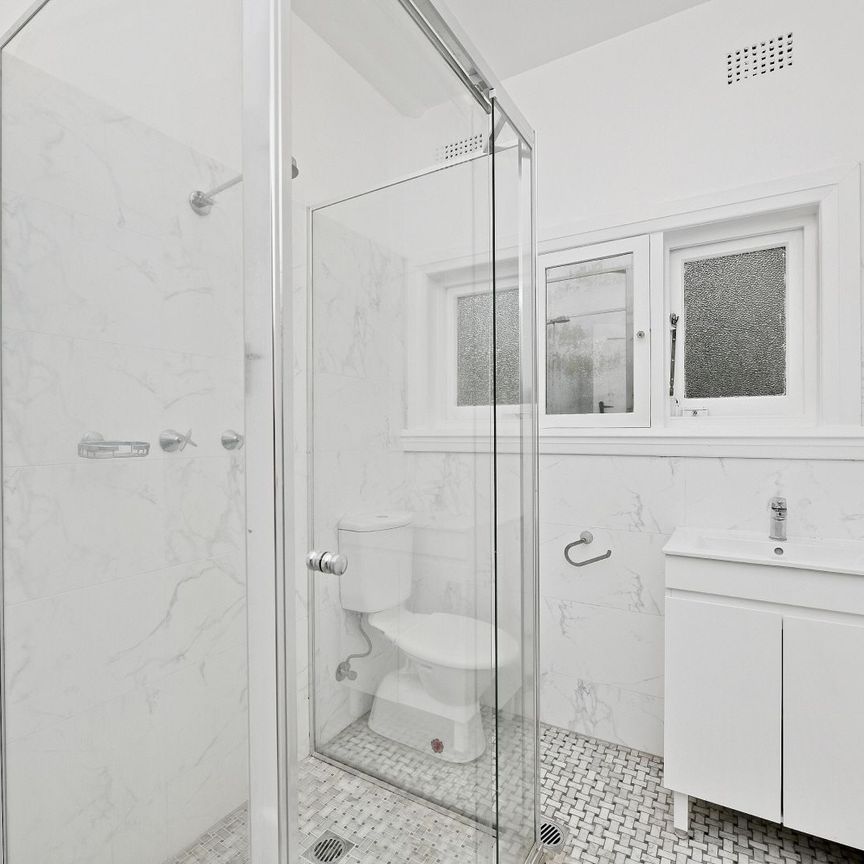 Recently Refurbished Apartment - Photo 1