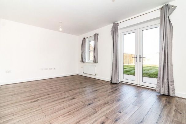 3 Bed Semi-Detached House, Holland Street, M40 - Photo 1