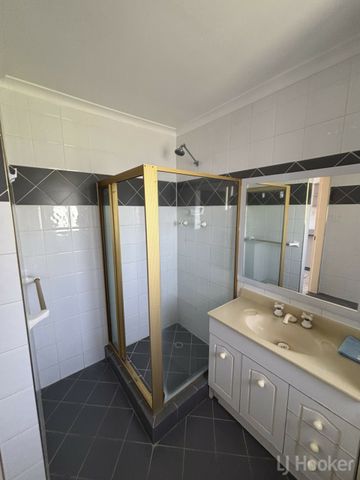 Two Bedroom Top Floor Unit - Photo 5