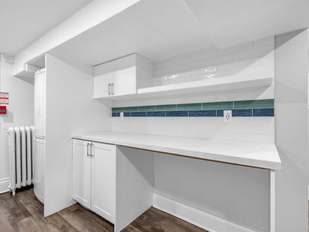 For Lease - 1 Kingswood Road Unit# R, Toronto, Ontario - Photo 3