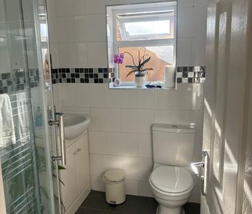 Room in a Shared House, Norbury Crescent, SW16 - Photo 5