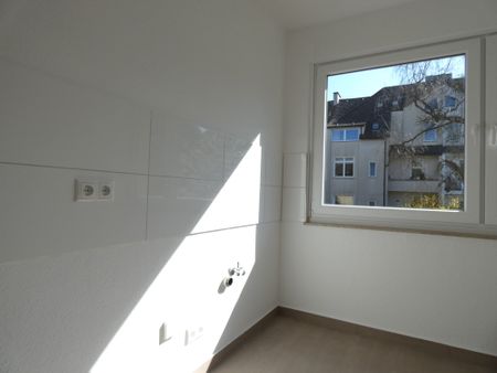 ** Begehrte Lage Holsterhausen: Moderne 3-Zimmer-Wohnung mit Balkon nahe Uniklinikum ** - Photo 5