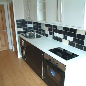 Studio to rent - Photo 2