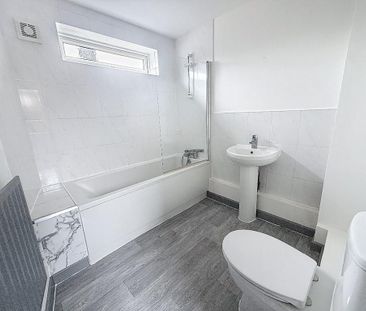 3 bedroom terraced house to rent - Photo 6