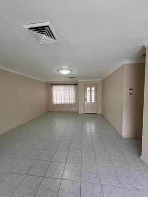 3 Bedroom villa with gas cooking & tiled living areas - Photo 1