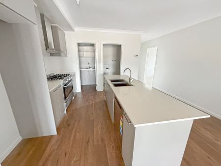 BRAND NEW 4 BEDROOM DUPLEX - Photo 5