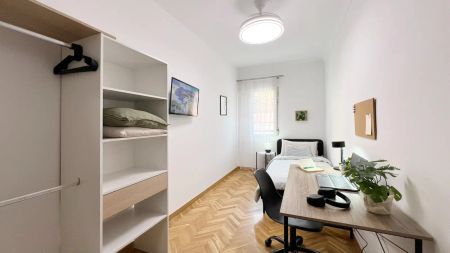 Room in a shared 7-bedroom apartment for rent in Imperial, all bills included - Foto 4