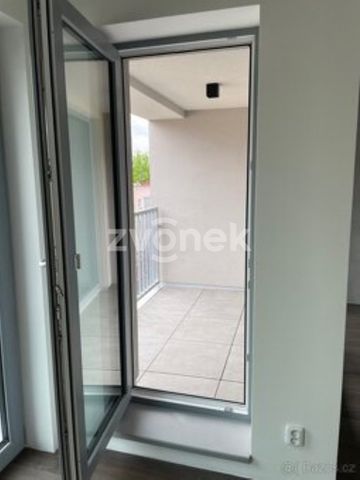 Pronájem bytu 1+kk 36 m2 - Фото 2