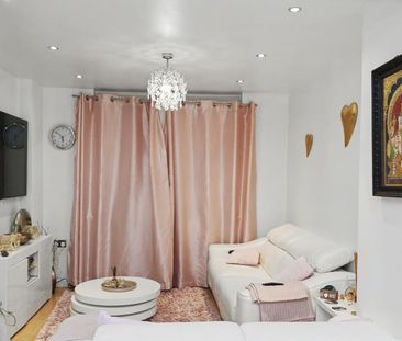 Rose Walk, Surbiton - 3 bedrooms Property for lettings - Seymours - Photo 1