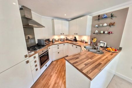 2 bedroom flat to rent - Photo 5