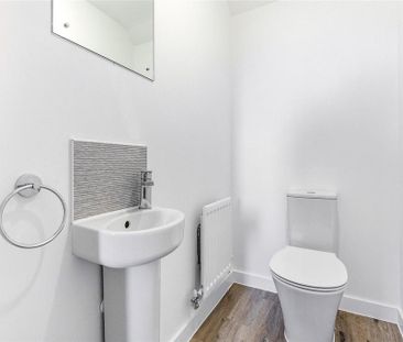 3 bedroom semi-detached house to rent - Photo 6