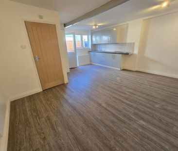 Williams Street RM17, London - Photo 1