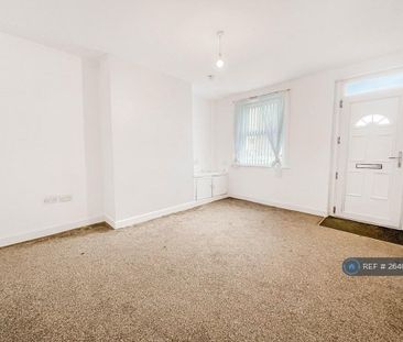 2 bedroom end of terrace house to rent - Photo 2