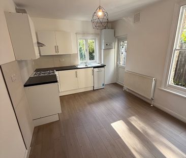 1 Bed Flat, Percy Road, N12 - Photo 3