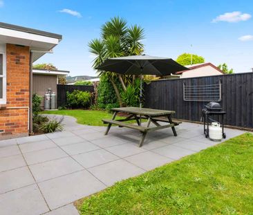 Fully Fenced 2 Bedroom Home in Quiet Location - Photo 5