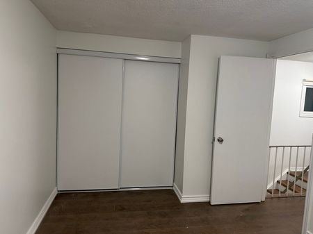 For Lease - 22 Hazelglen Court, Brampton, Ontario - Photo 3