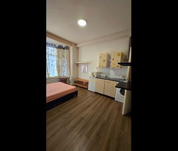 Studio Flat, Sunny Gardens Road, NW4 - Photo 1