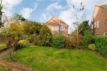 2 bedroom maisonette to rent - Photo 5