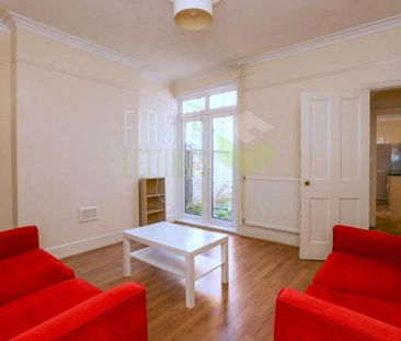 4 bedroom terraced house to rent - Photo 2