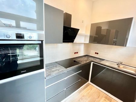 MODERNE WOHNUNG MITTEN IN DER ALTSTADT! 2 Zimmer, Einbauküche und kleiner Balkon - Foto 3