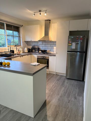 Langwarrin - Photo 2